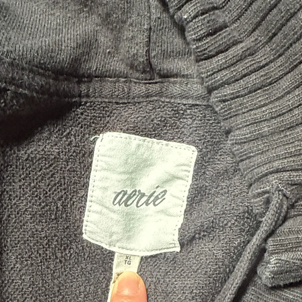 Aerie Black V-Neck Hoodie - Picture 2 of 3